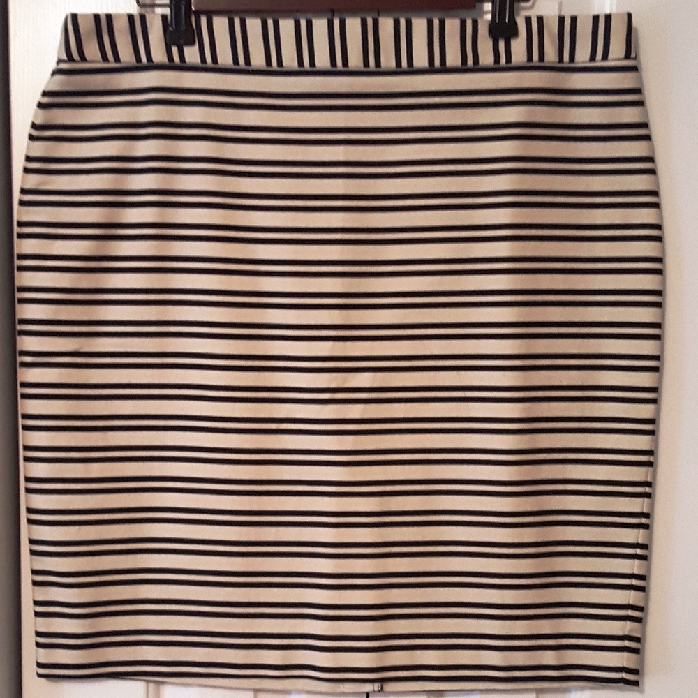 LOFT Skirt_Black and Cream